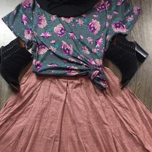 Medium Red Heathered Madison Skirt (10-12) LuLaRoe